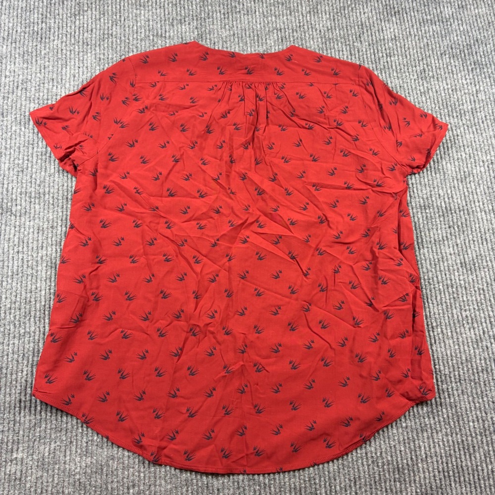 Levis Shirt Women's M Red Bird Print Short Sleeve Button Front Blouse Top New - Picture 5 of 7